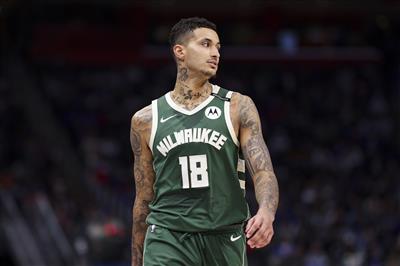 Bucks official: Kuzma sprained his left ankle and will not return for this game