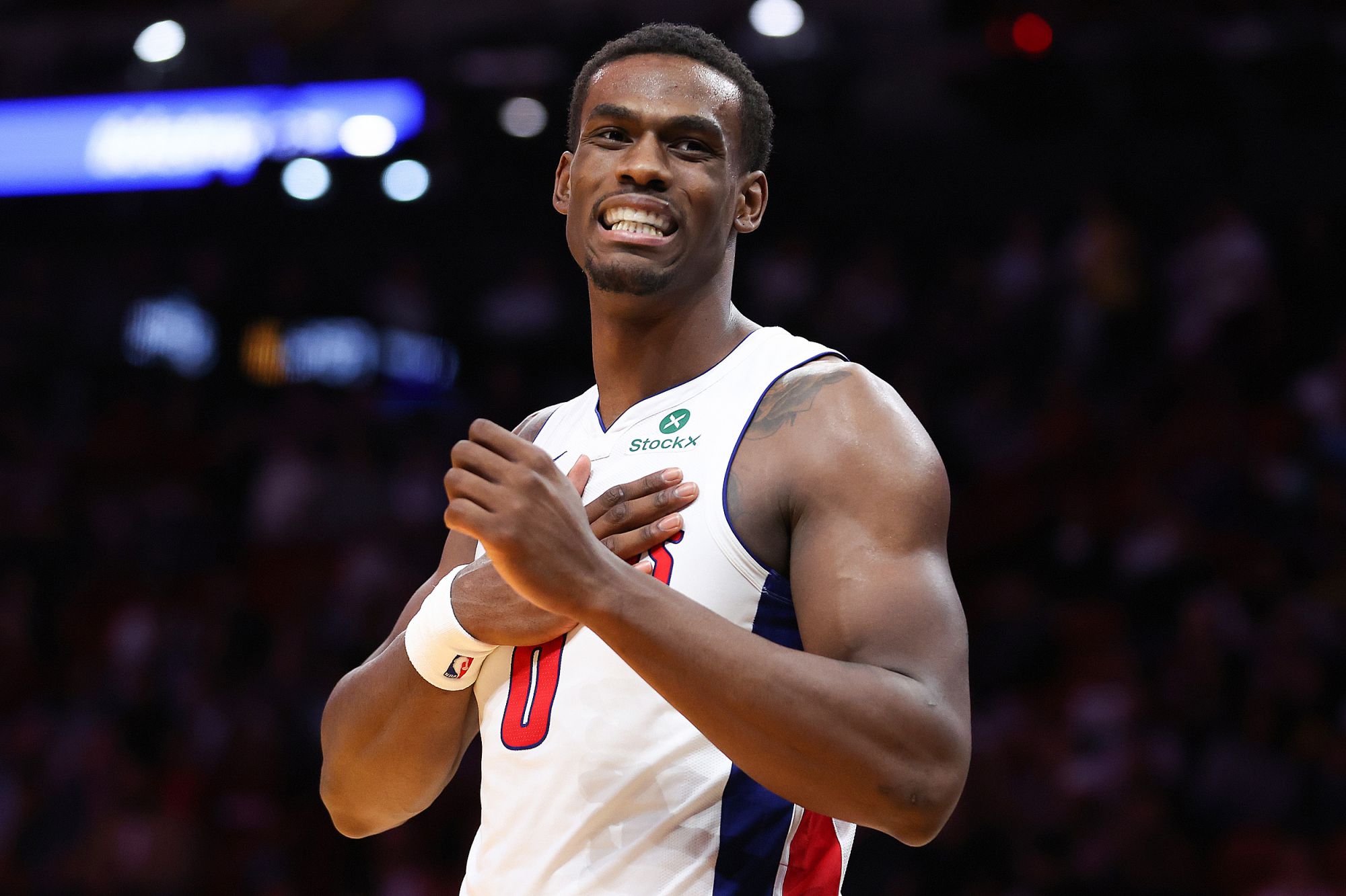 US media: Duren scored four double-twenties before the age of 22, second only to O'Neal and Howard