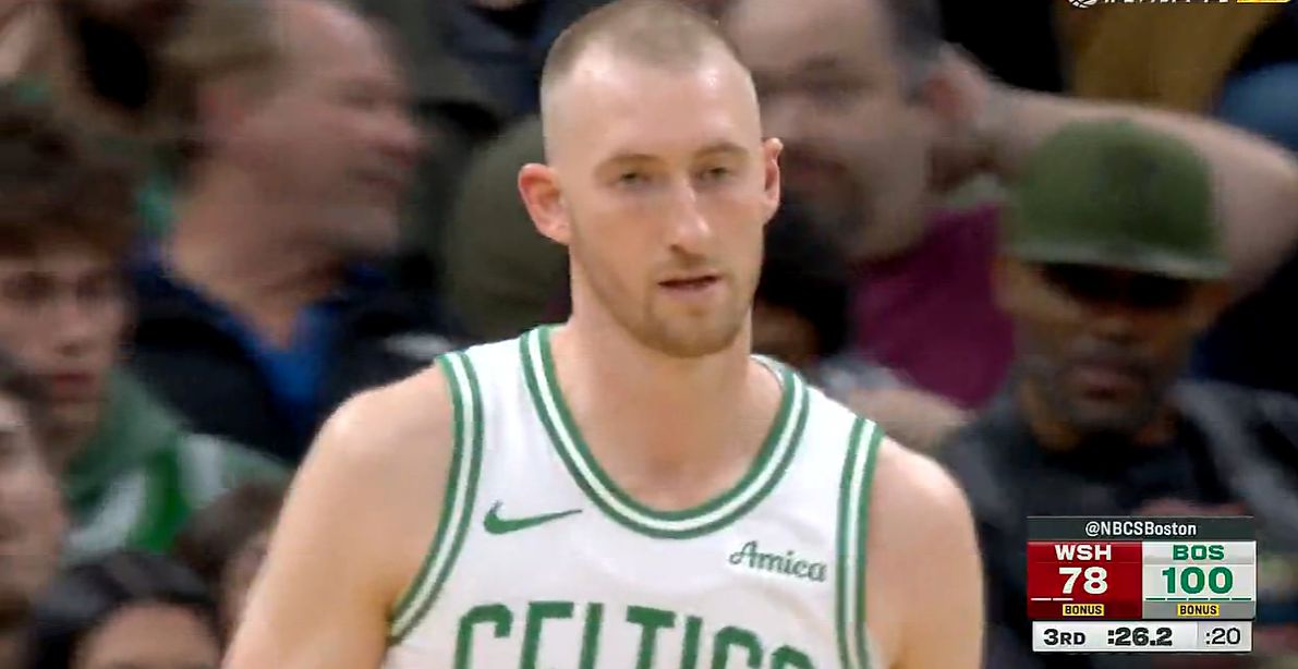 The attack breaks out! The Celtics scored 102 points in three quarters, approaching their average points per game this season.