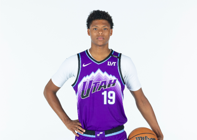 Career high! Ace Bailey started the game and scored 20 points to lead the team to victory.