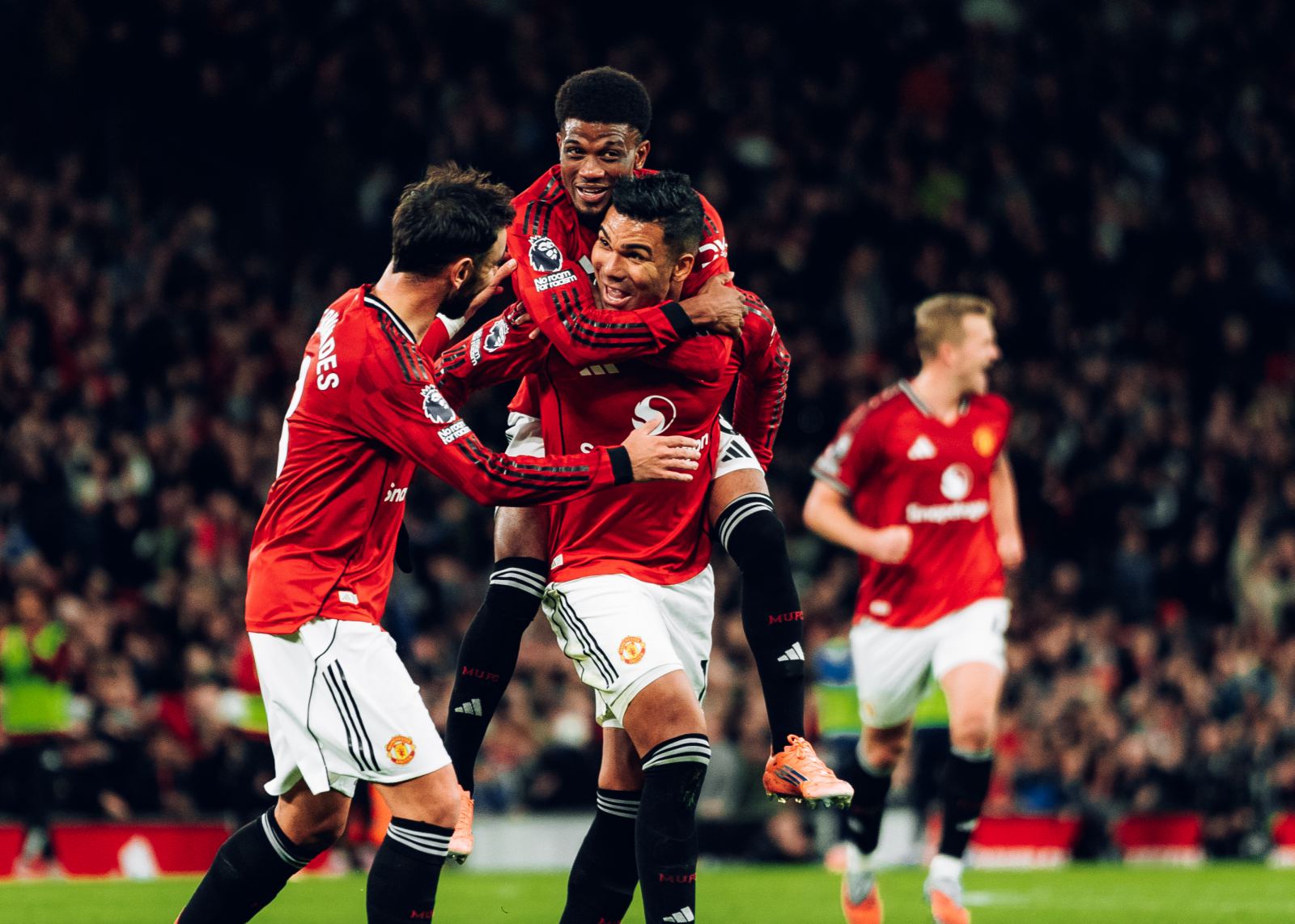 Beat Brighton 4-2, Manchester United won three consecutive Premier League games for the first time in 20 months