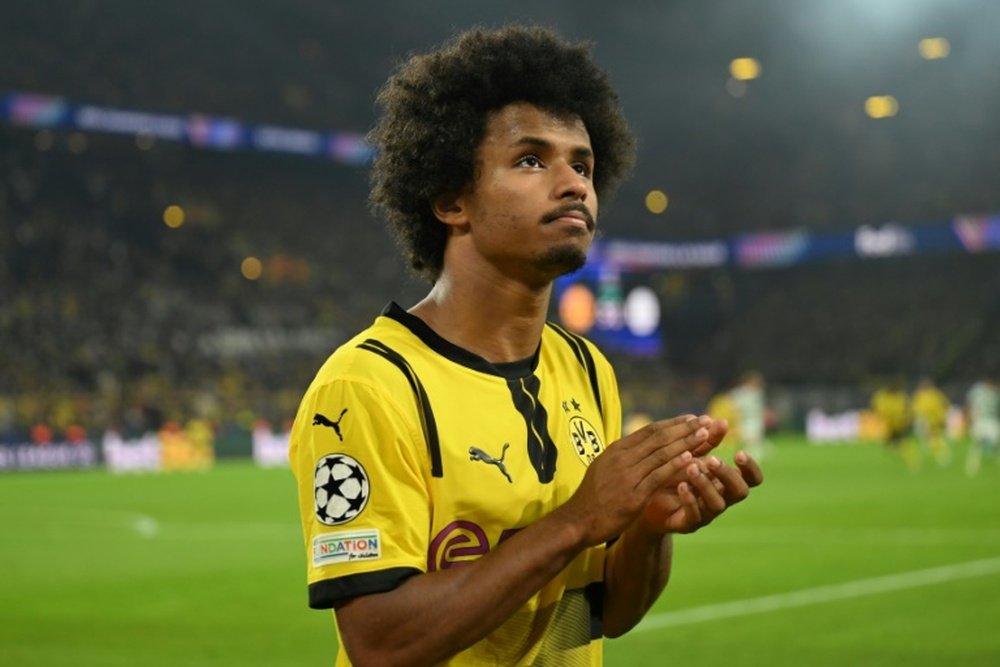 Blogger: Manchester United has held talks with agent Mendes about the potential transfer of Adeyemi