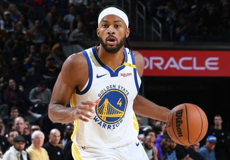 Moody scored 20+ points and made more than five three-pointers in two consecutive games, the third consecutive year with less than 20 points in team history.