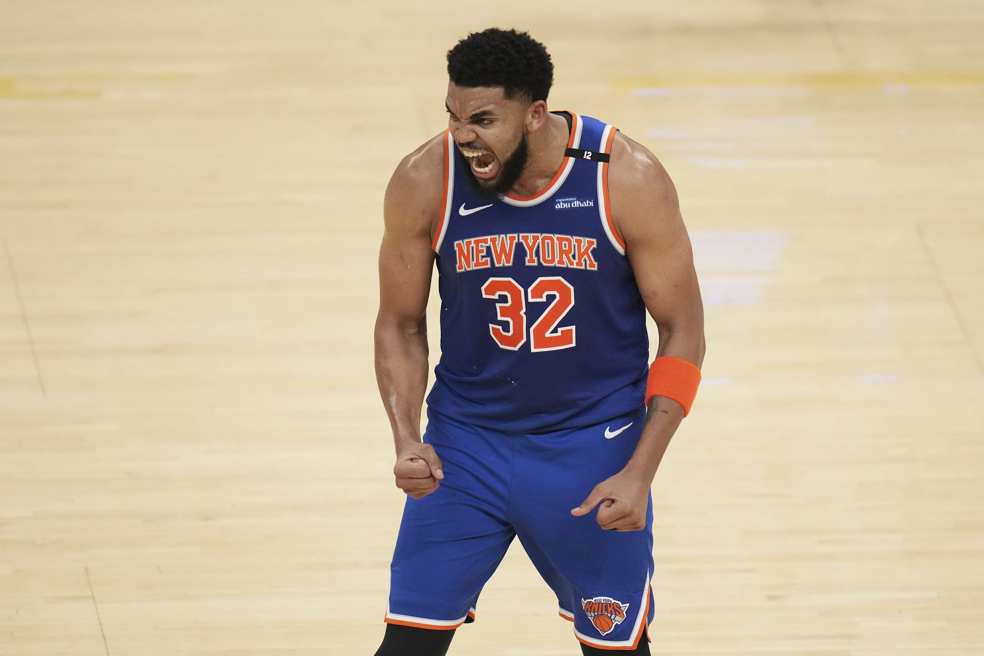 Towns scored 10 points, 5 rebounds and 3 assists at halftime, becoming the only Knicks player to score in double figures.