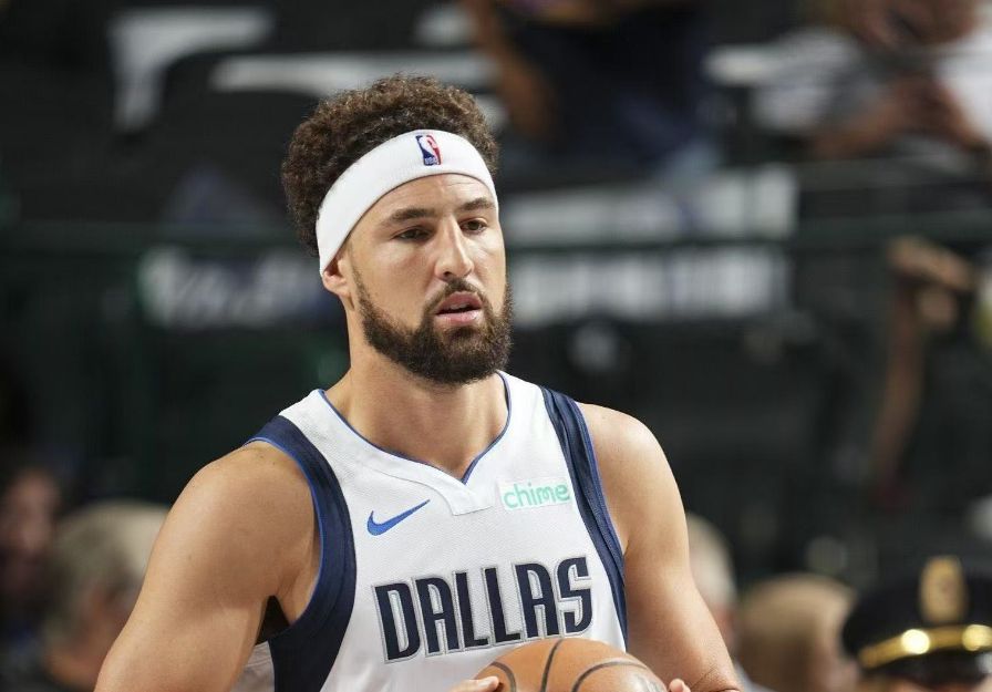 TA: The Lakers wanted to sign Klay for $80 million in four years, but the latter took a salary cut to sign the Mavericks in order to team up with Luka.
